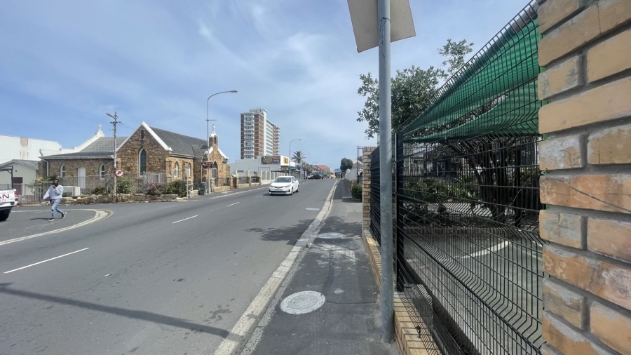 To Let commercial Property for Rent in Muizenberg Western Cape